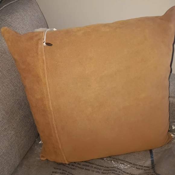 UGG SUEDE PILLOW NWT - Picture 2 of 3